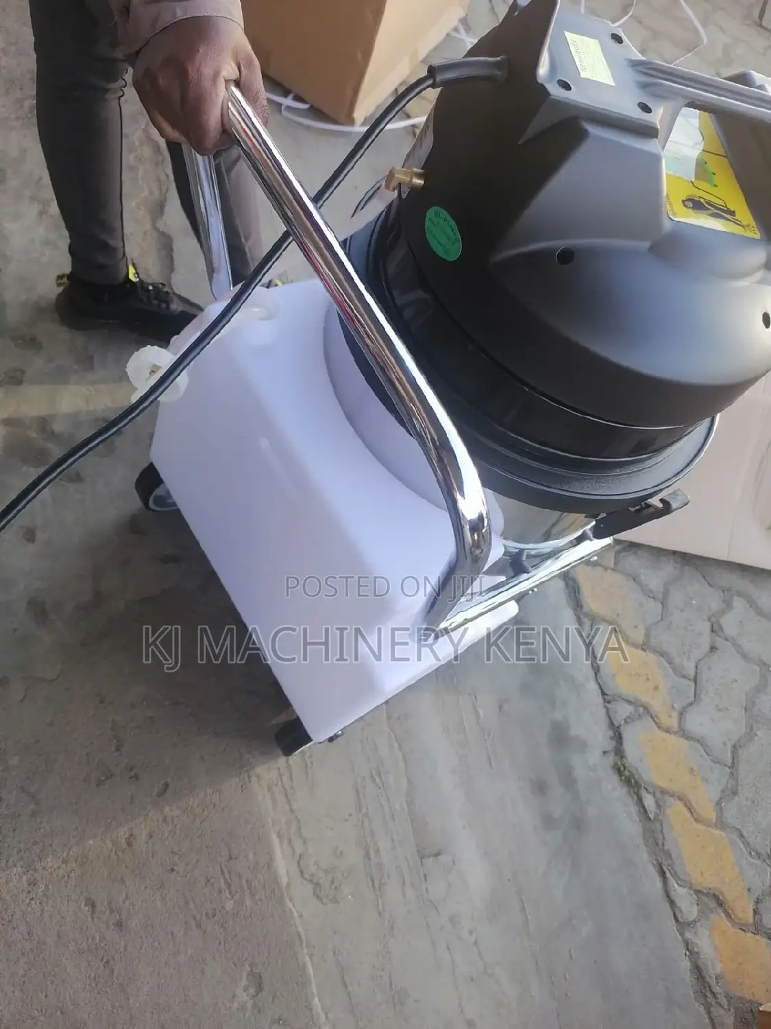Wet and Dry Carpet Cleaning Machines -60 Litres Capacity