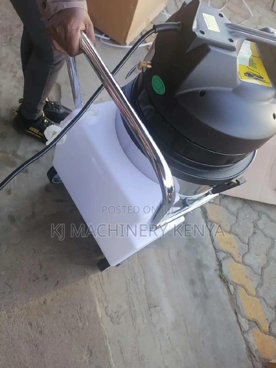 Wet and Dry Carpet Cleaning Machines -60 Litres Capacity