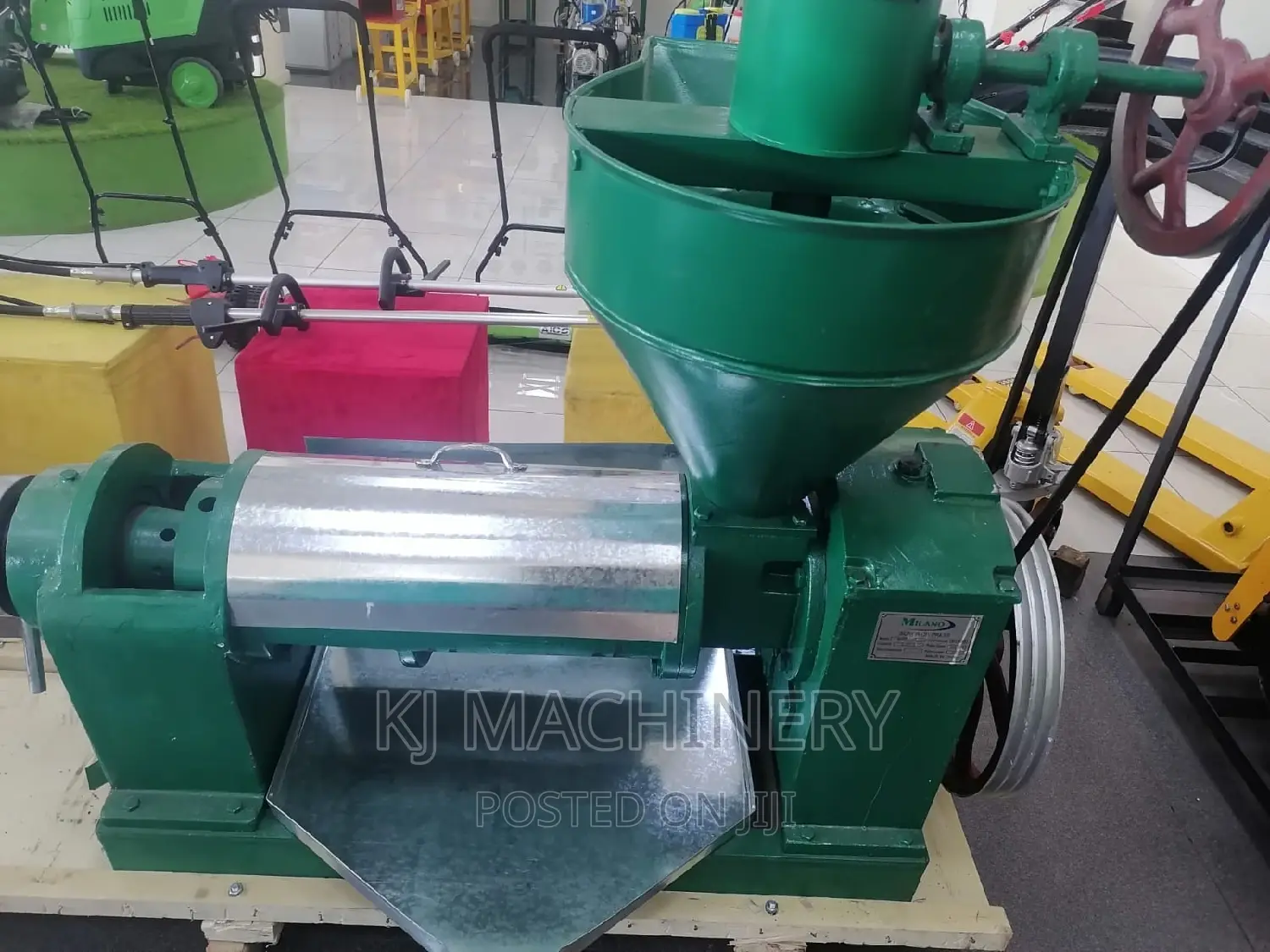 Screw Oil Pressing Machine-10hp Motor Powered 3-5tonne/Day