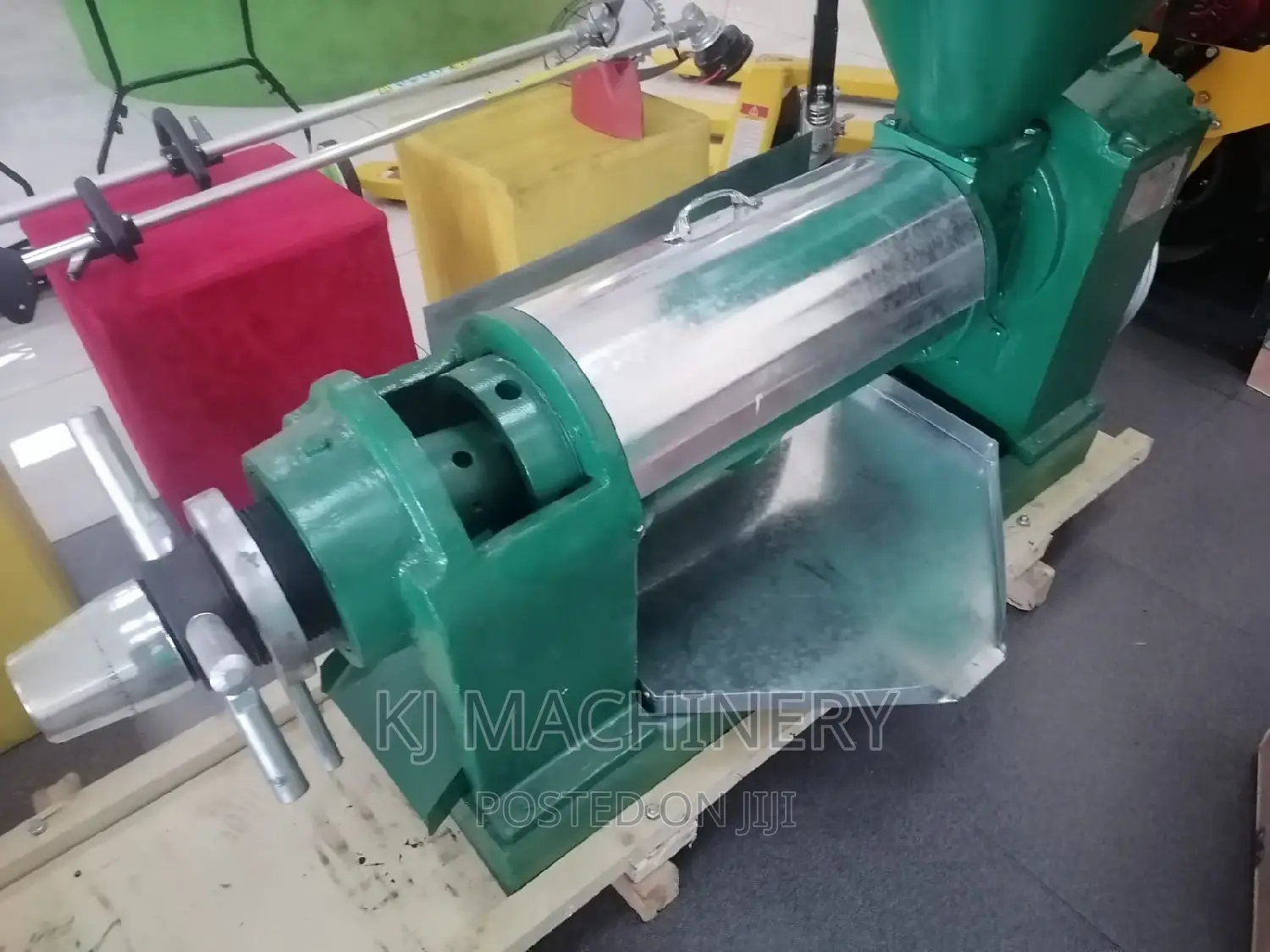 Screw Oil Pressing Machine-10hp Motor Powered 3-5tonne/Day