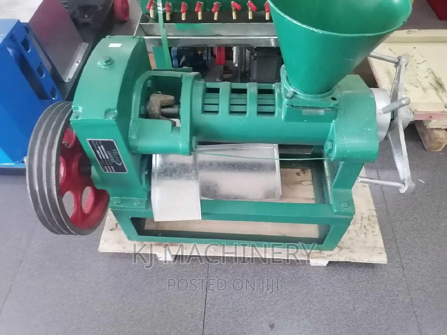 Screw Oil Pressing Machine -1-1.5tonnes Per Day Production