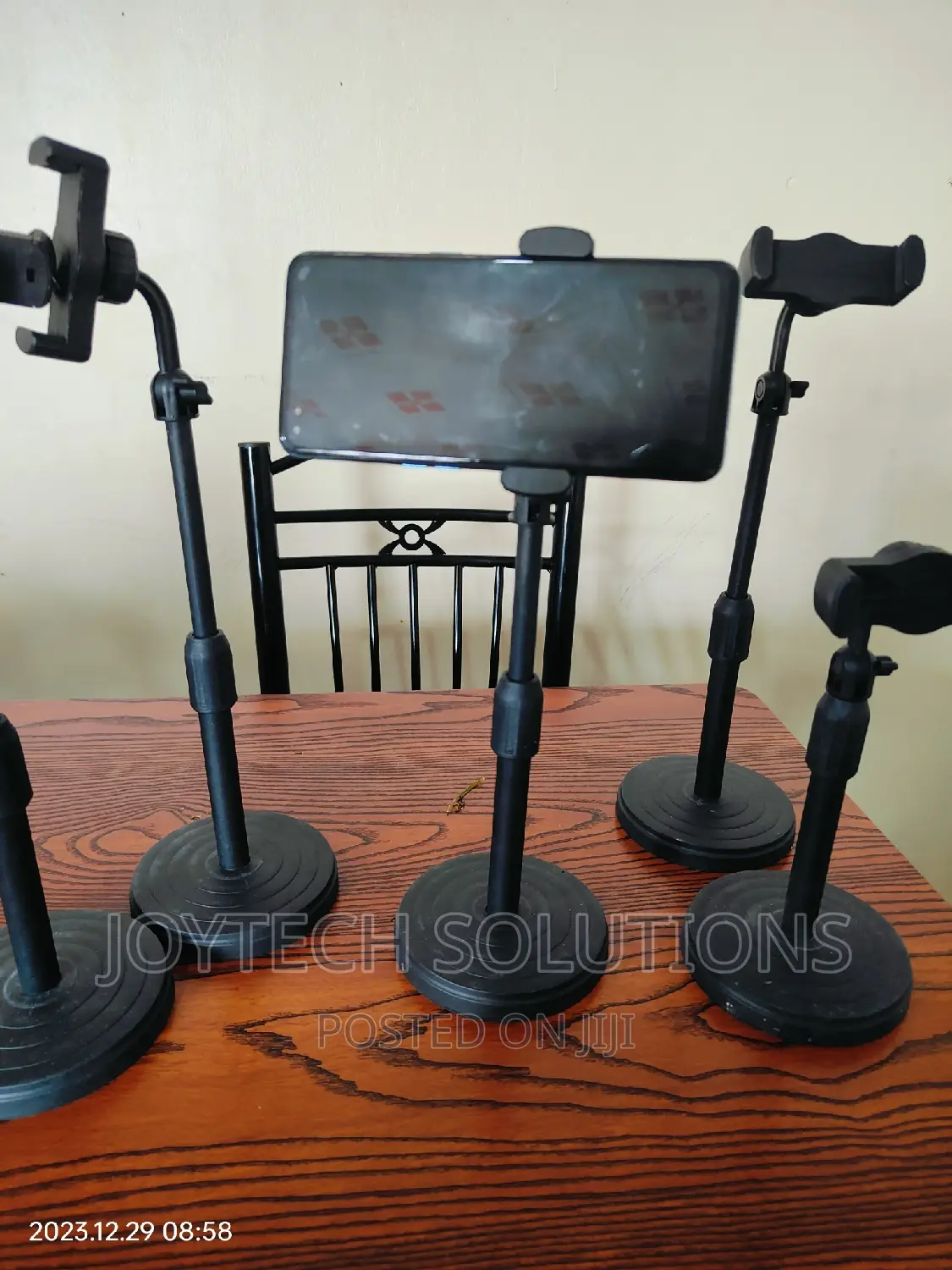 Universal Tripod Mobile Phone Stand.
