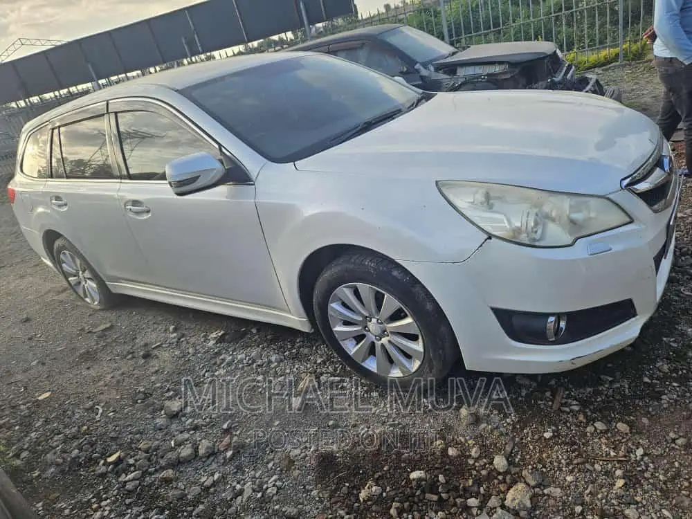 Subaru Legacy 2011 Pearl