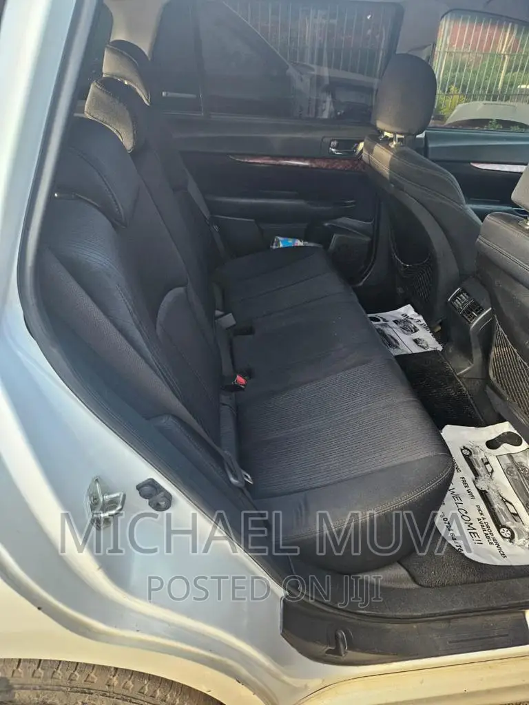 Subaru Legacy 2011 Pearl