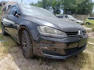 Volkswagen Golf TSI SE 4-Door FWD 2016 Black