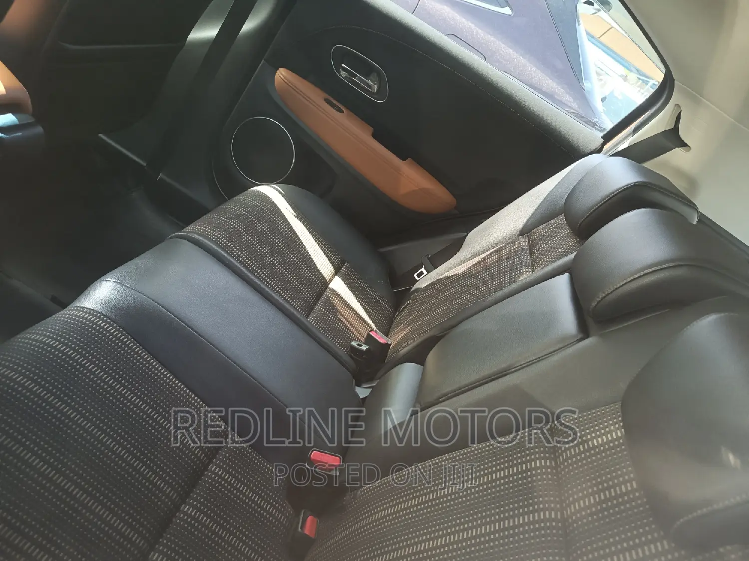 Honda Vezel 1.5 Hybrid 2WD 2016 Gold