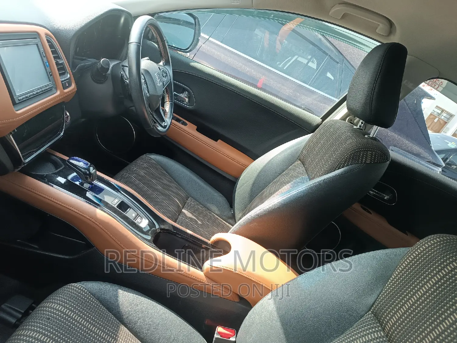 Honda Vezel 1.5 Hybrid 2WD 2016 Gold