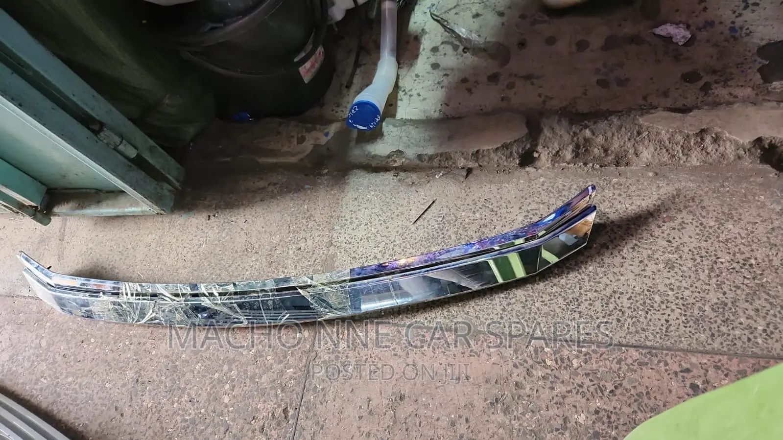 Toyota Voxy 2015 Bonnet Chrome