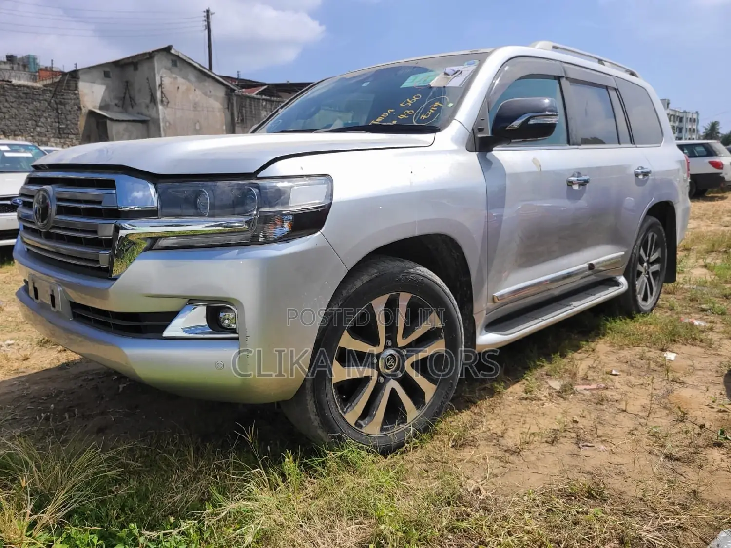 Toyota Land Cruiser 4.6 V8 ZX 2016 Silver