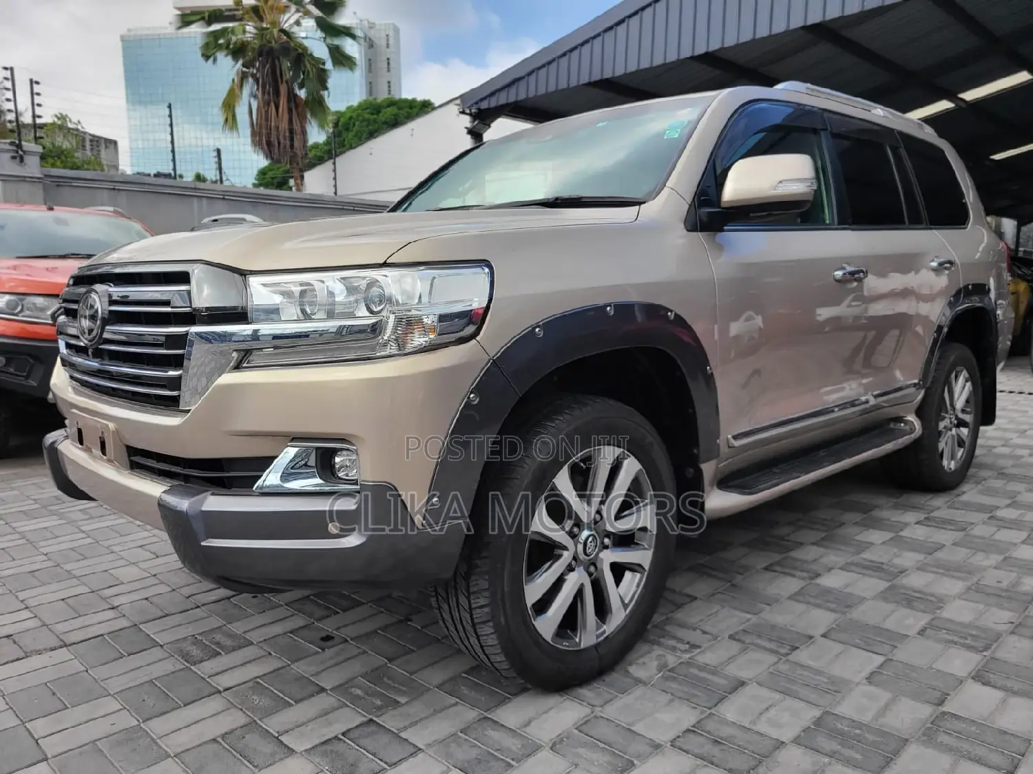 Toyota Land Cruiser 4.6 V8 ZX 2016 Gold
