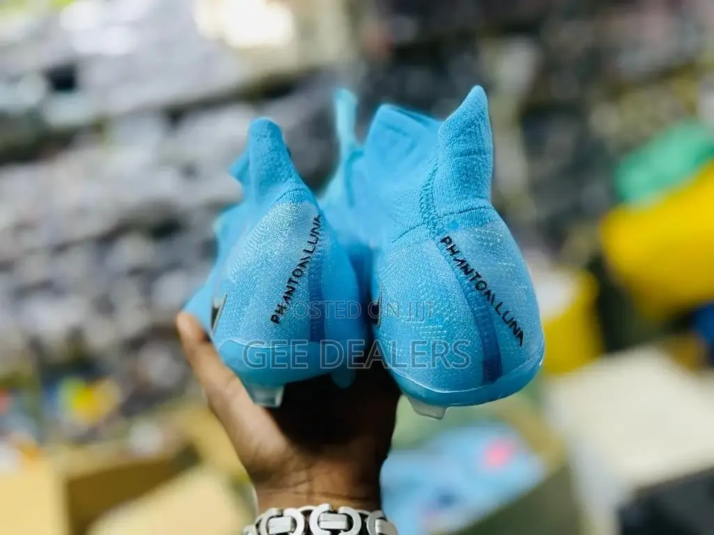 Phantom Luna Football Boots