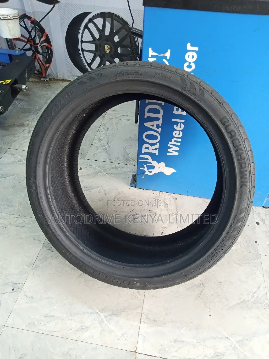 245/35r19 Blackhawk Tyre