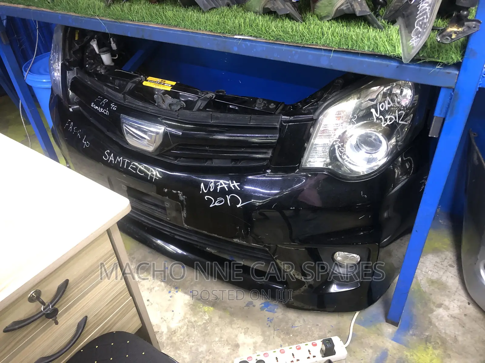 Toyota Noah 2012 Complete Nosecut