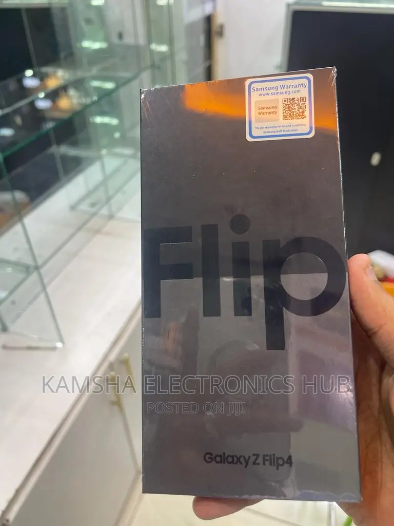 New Samsung Galaxy Z Flip4 256 GB Black