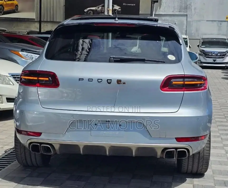Porsche Macan Turbo 2016 Gray