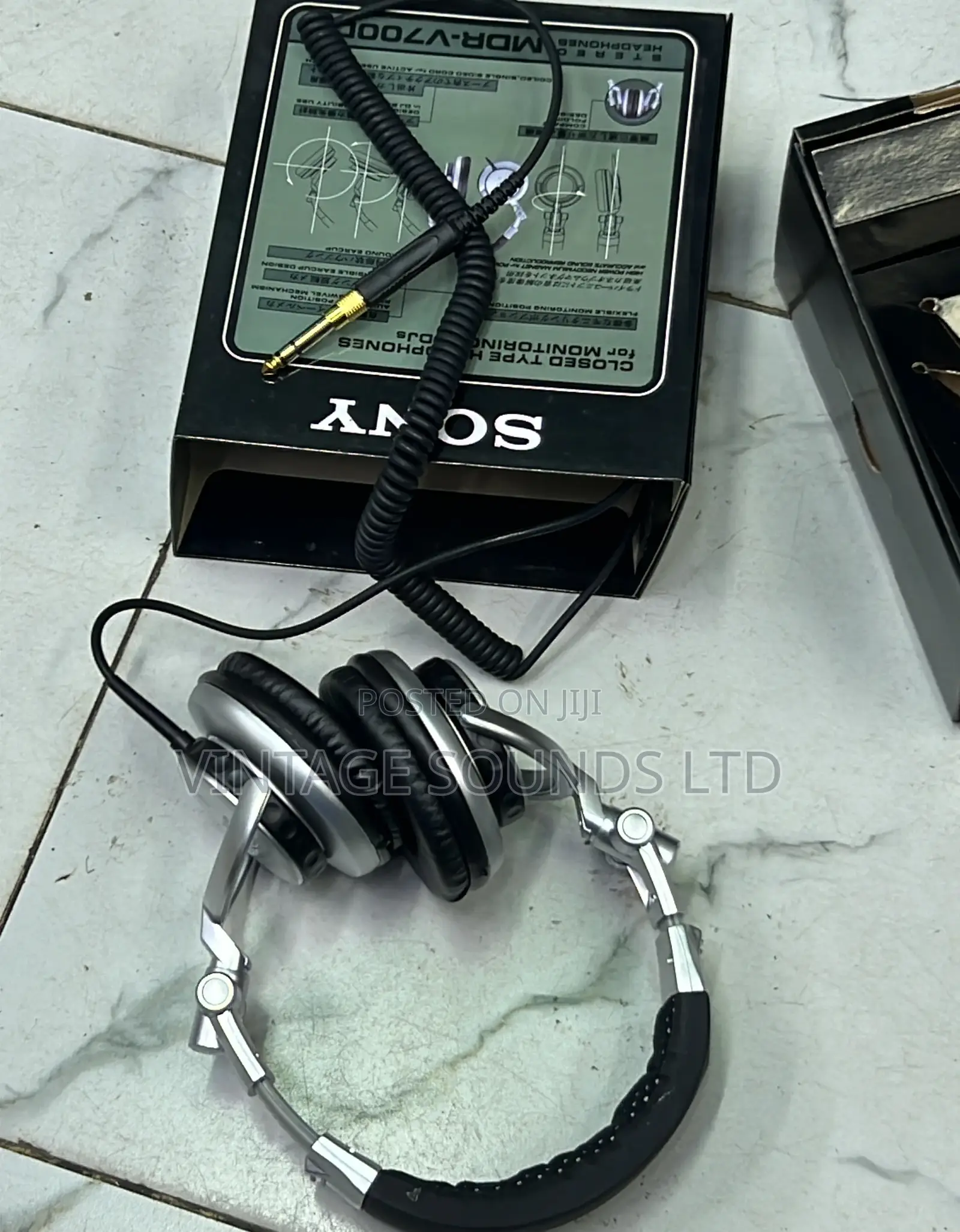 Sony MDR-V700DJ Closed-Back Stereo Monitor Headphone