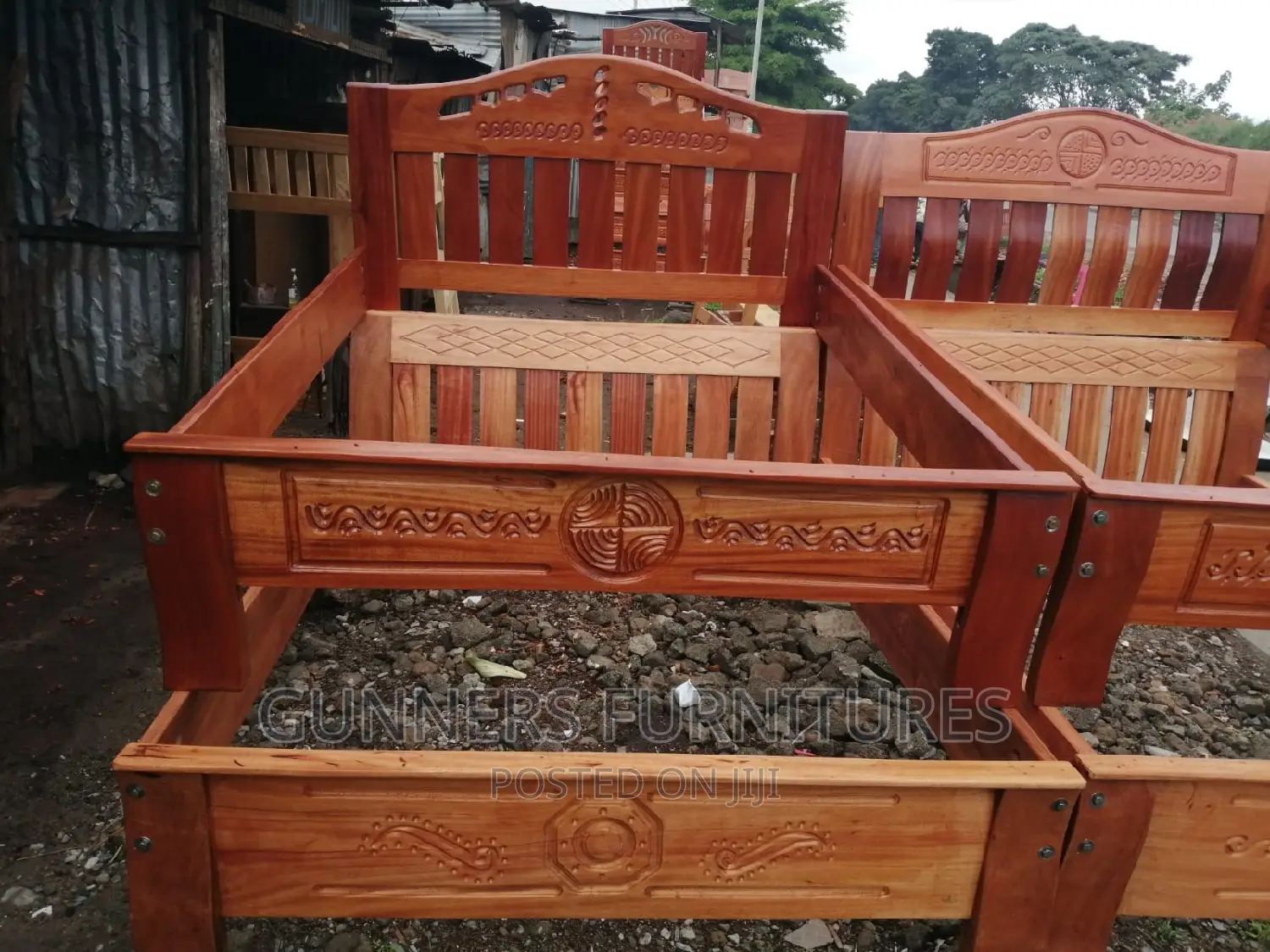 Mahogany Hardwood Beds 5 by 6 Feets.