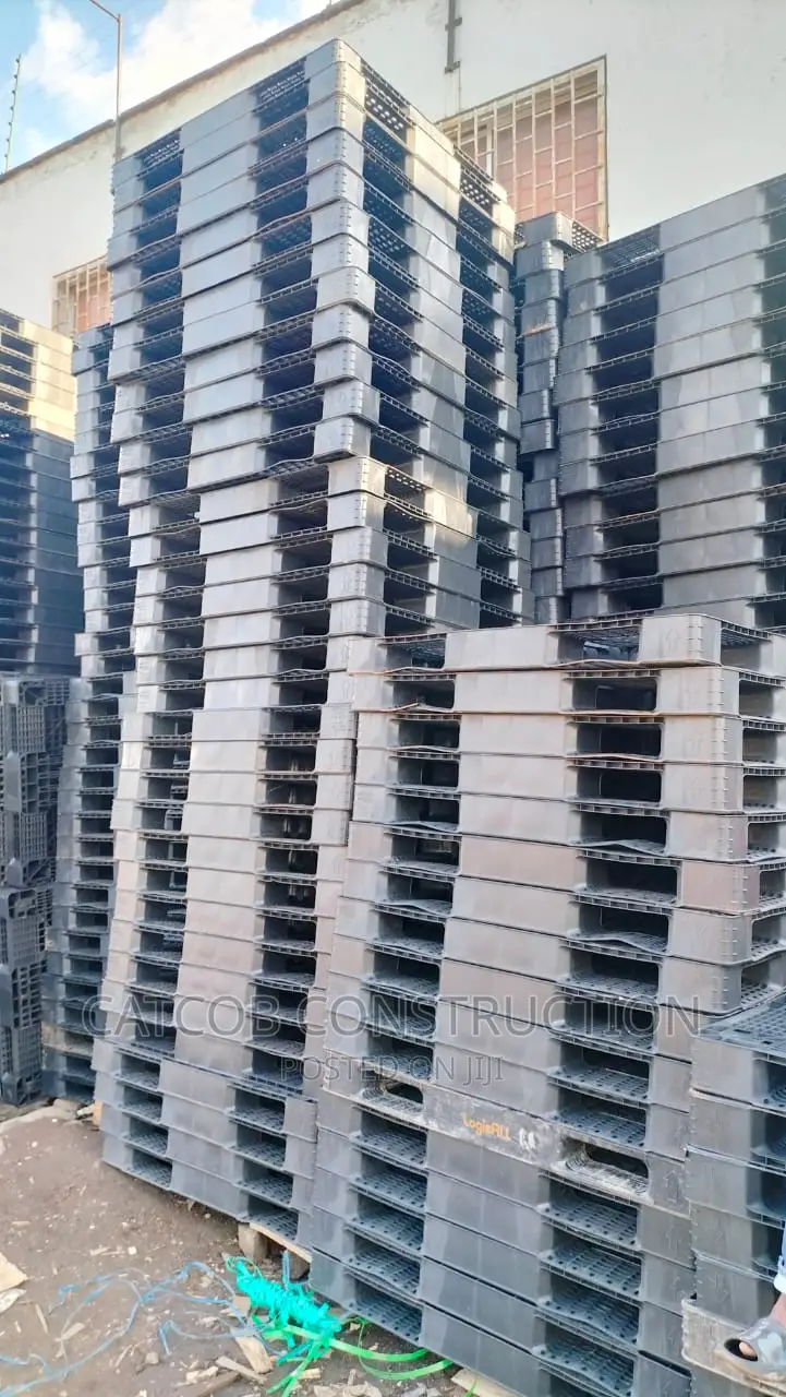 Black Pallets Plastic