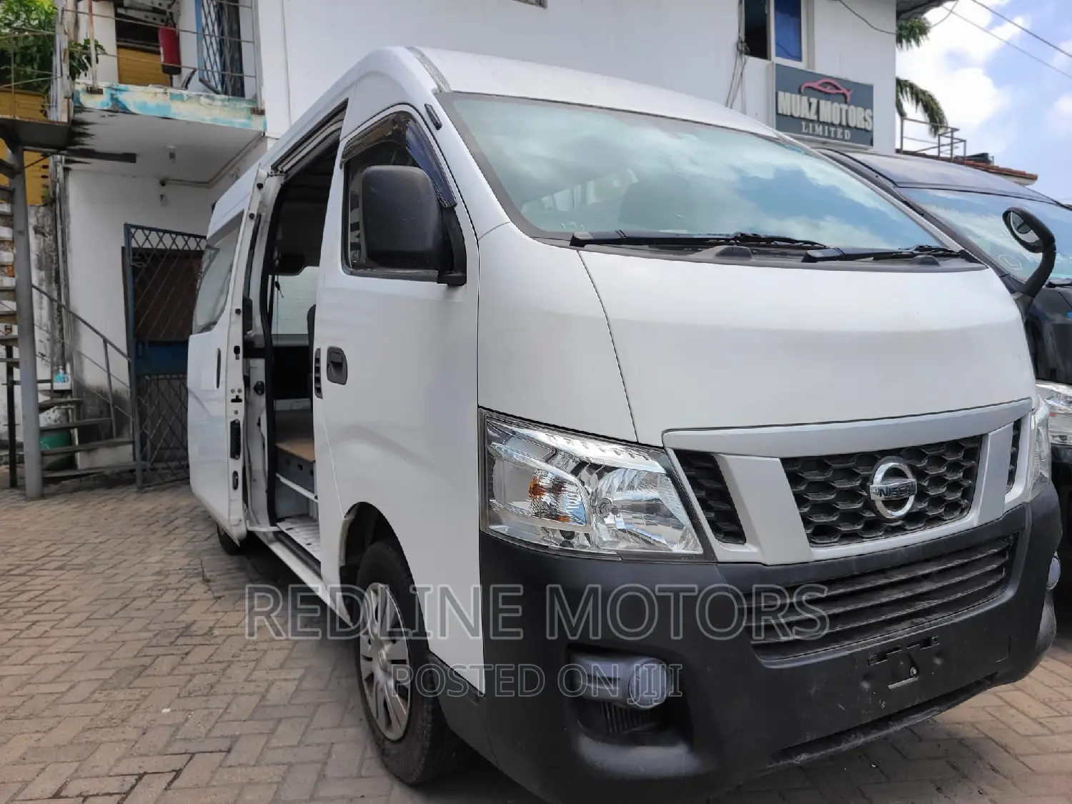 Nissan Caravan (Urvan) 2016 White