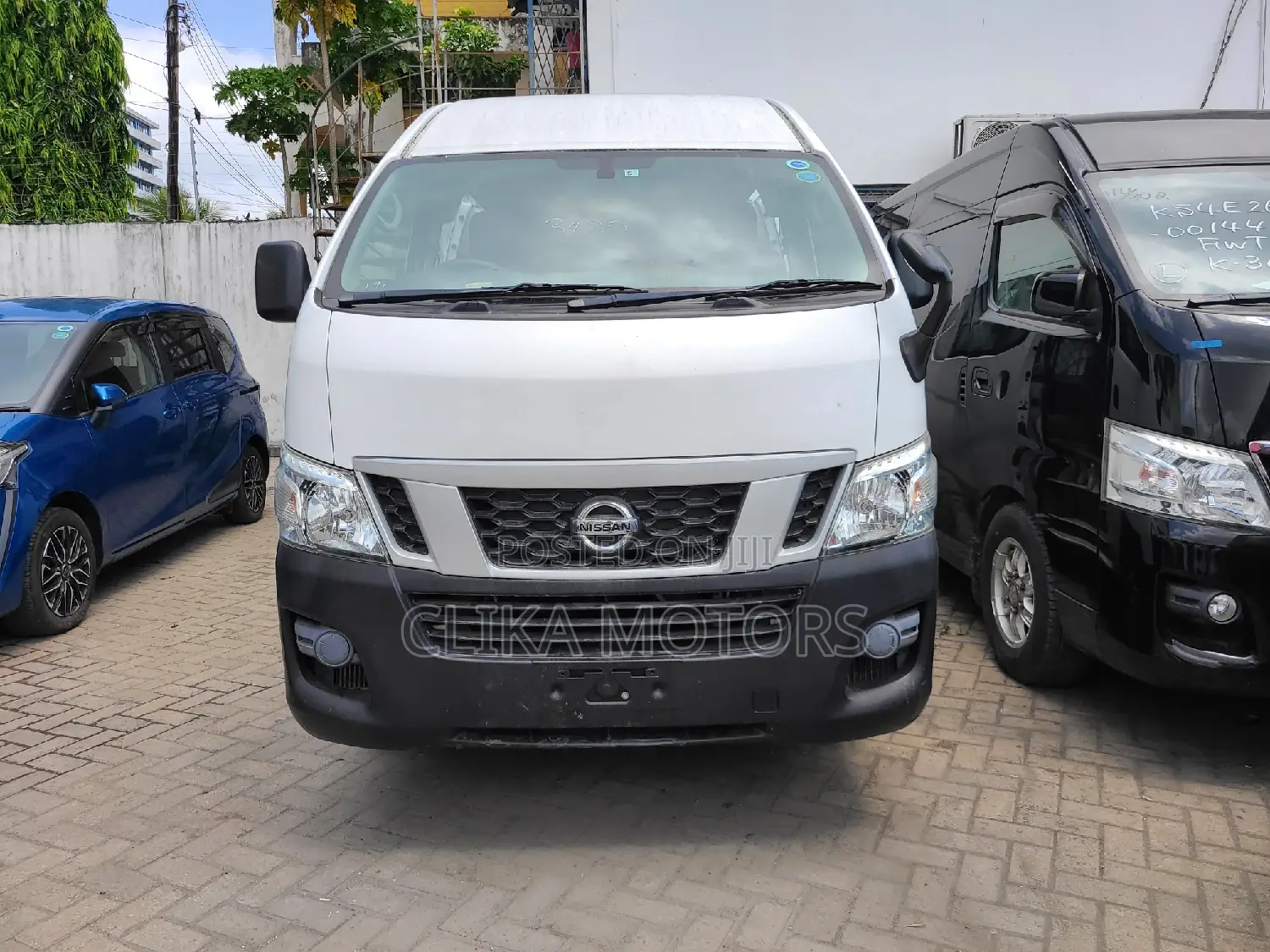 Nissan Caravan (Urvan) 2016 White