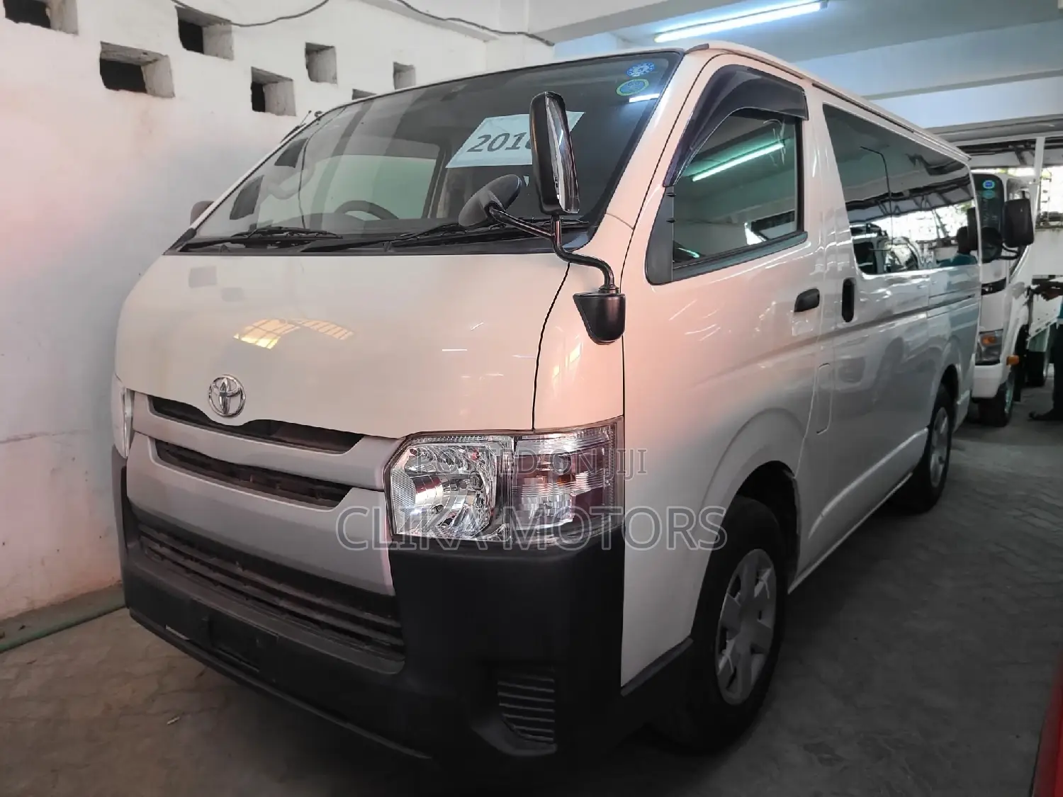 Toyota HiAce 2016 White