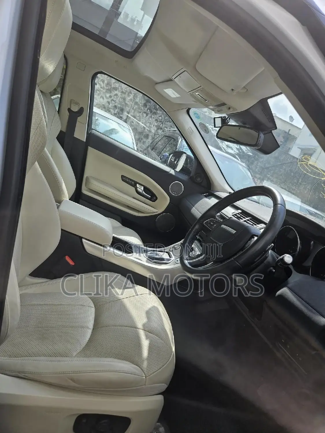 Land Rover Range Rover Evoque SE 5dr 4x4 (2.0L 4cyl 9A) 2016 White