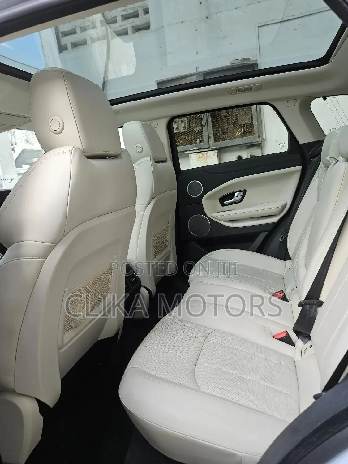 Land Rover Range Rover Evoque SE 5dr 4x4 (2.0L 4cyl 9A) 2016 White