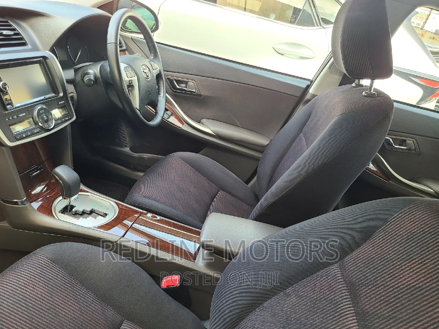 Toyota Premio 1.8 AWD 2016 Black