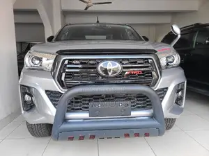 Toyota Hilux 2019 Silver