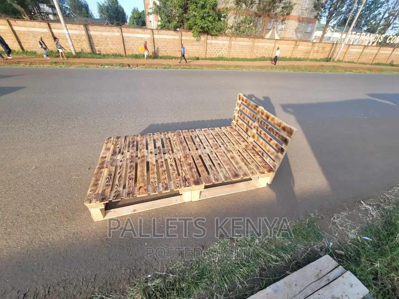 Pallet Bed- 4*6 Blazed Pallet Bed. (#JD07)