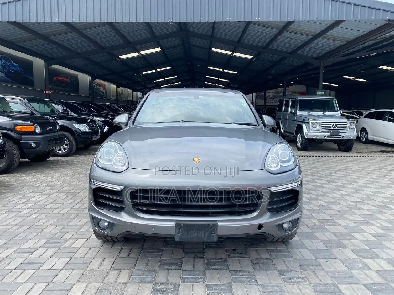 Porsche Cayenne Turbo AWD 2016 Gray