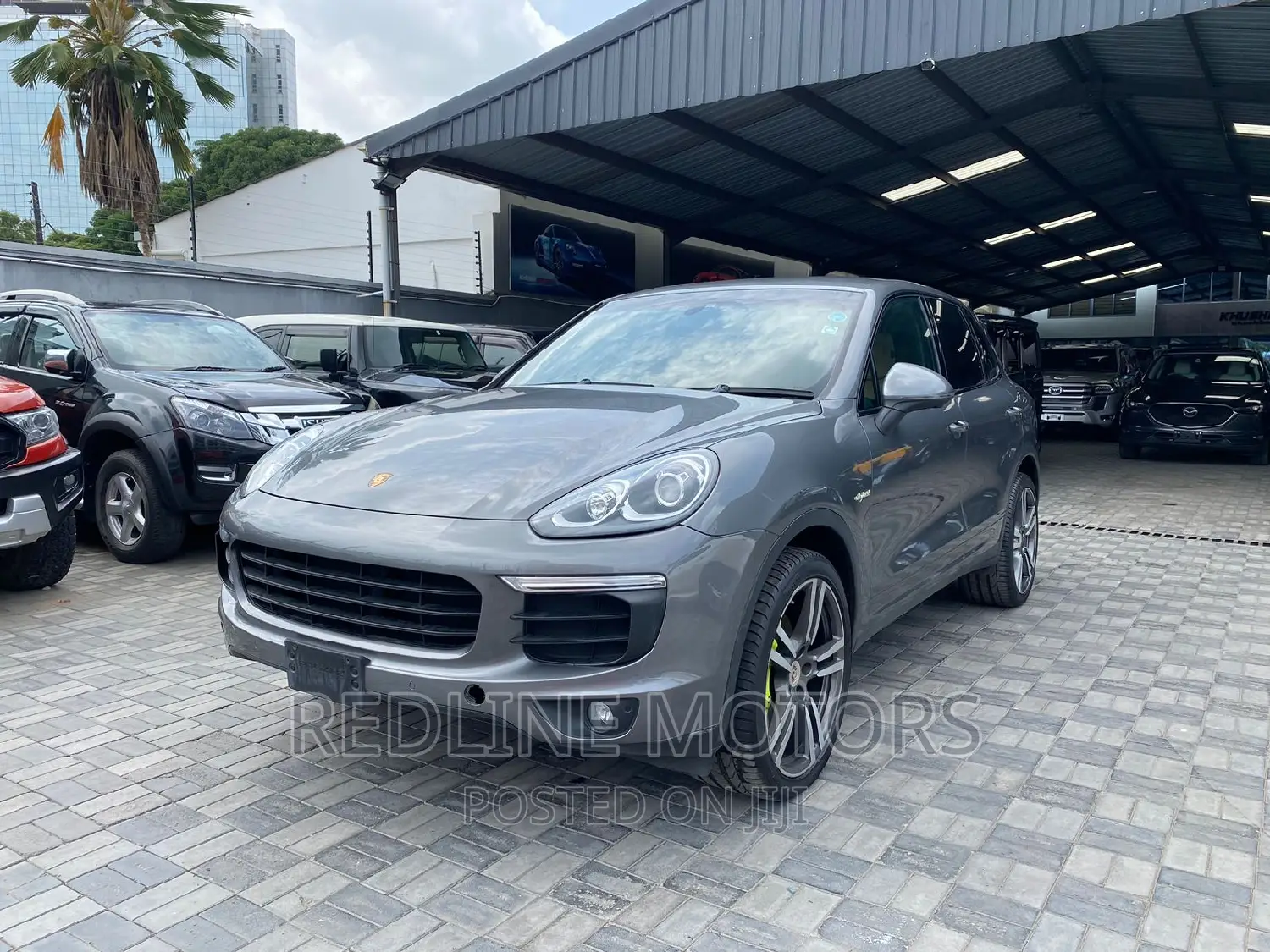 Porsche Cayenne Turbo AWD 2016 Gray
