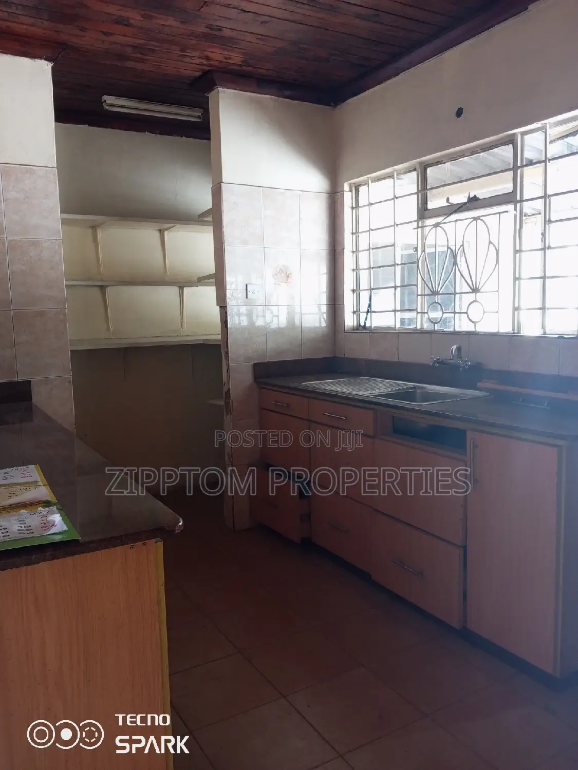 3bdrm Bungalow in South B for rent