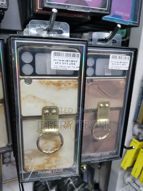 SAMSUNG Galaxy Z Flip3 Marble Cover With Ring - Gold