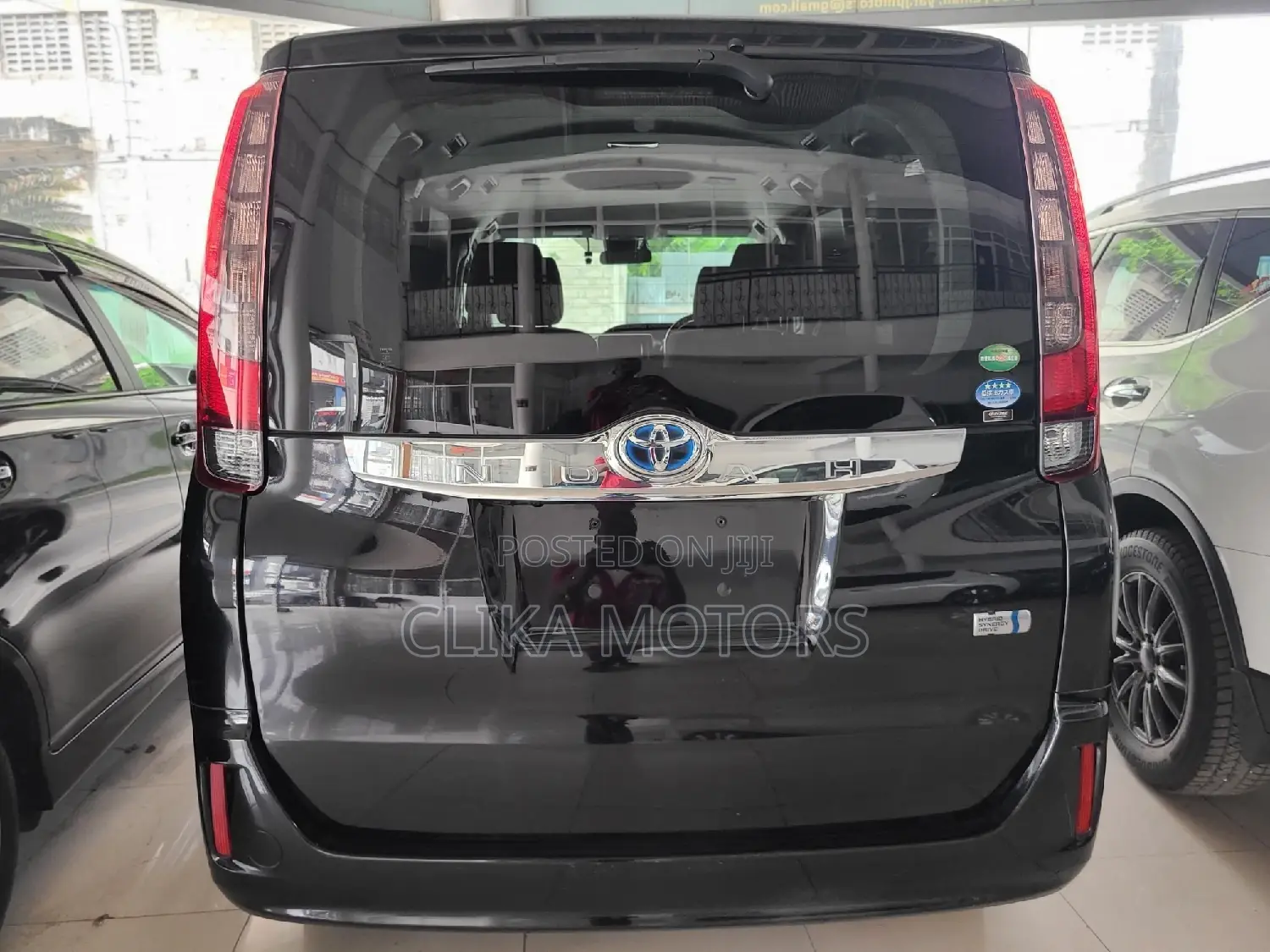 Toyota Noah 1.8 FWD Hybrid (7 seater) 2016 Black