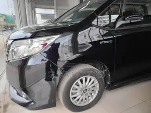 Toyota Noah 1.8 FWD Hybrid (7 seater) 2016 Black