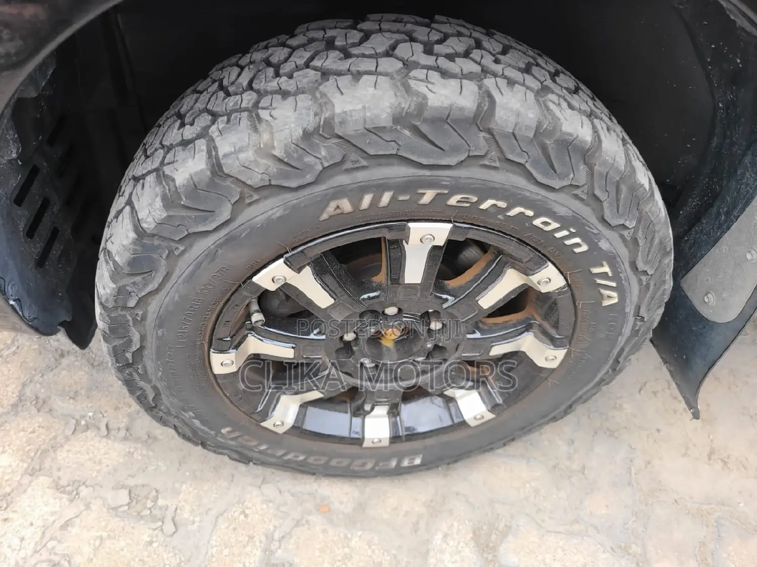 Mitsubishi Delica 2016 Black