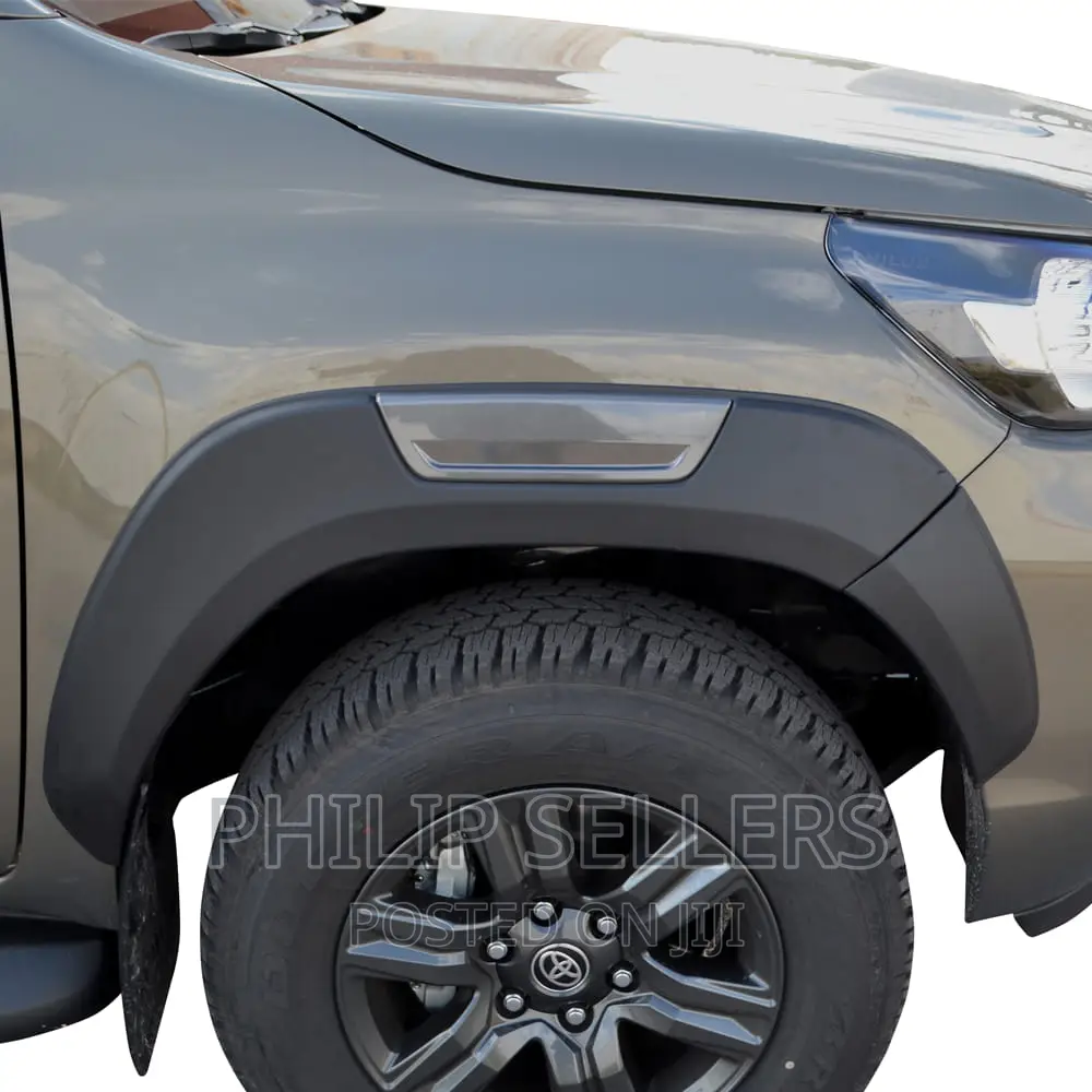 Toyota Hilux (Revo) 2016-2023 Fender Flares