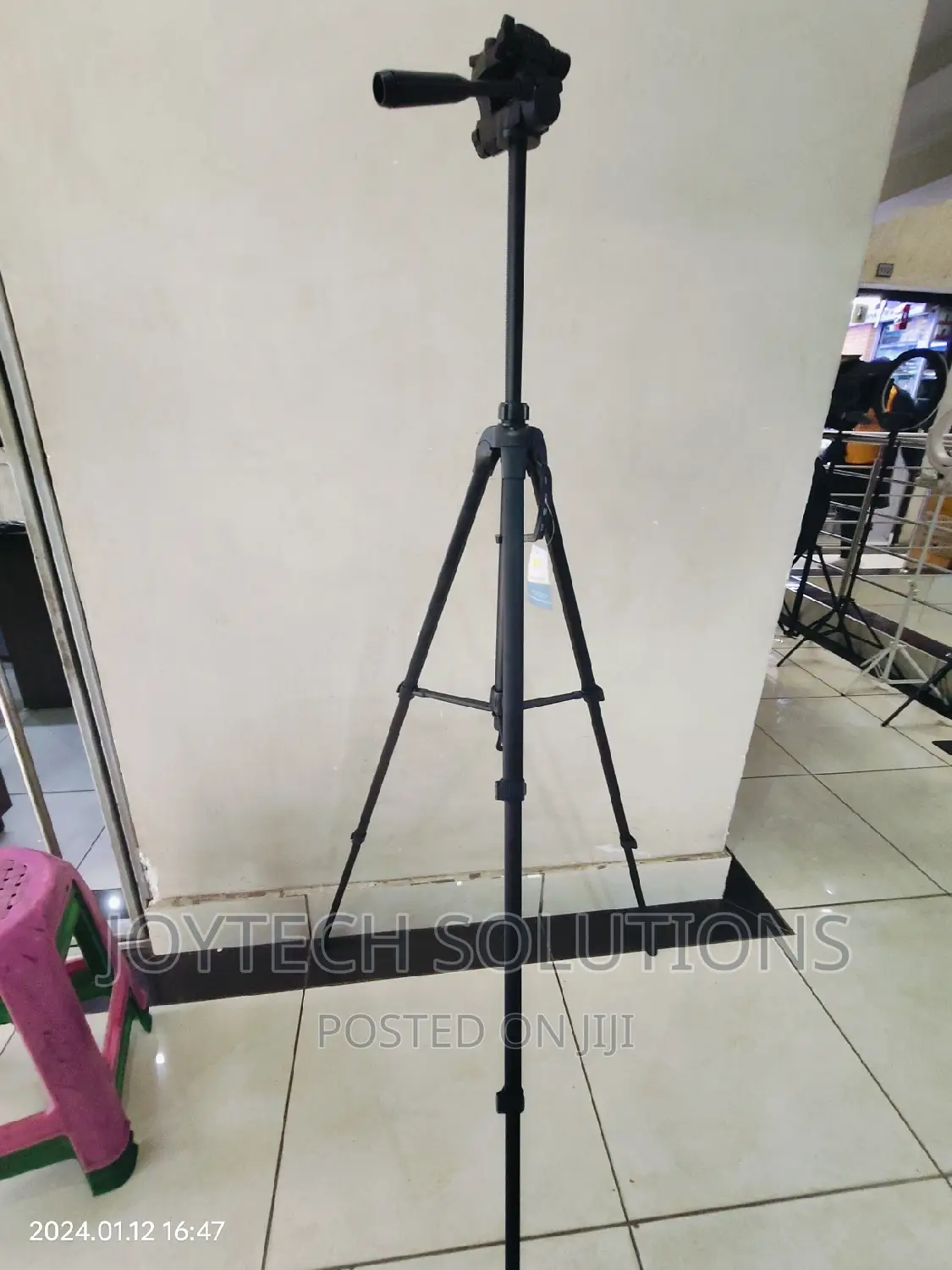 DSRL Camera Tripod, 2 Meters High