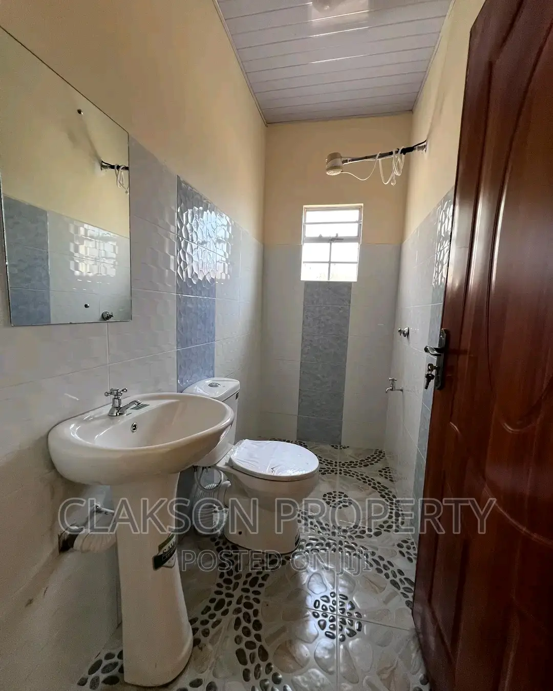 3bdrm Apartment in Rogai, Ongata Rongai for sale