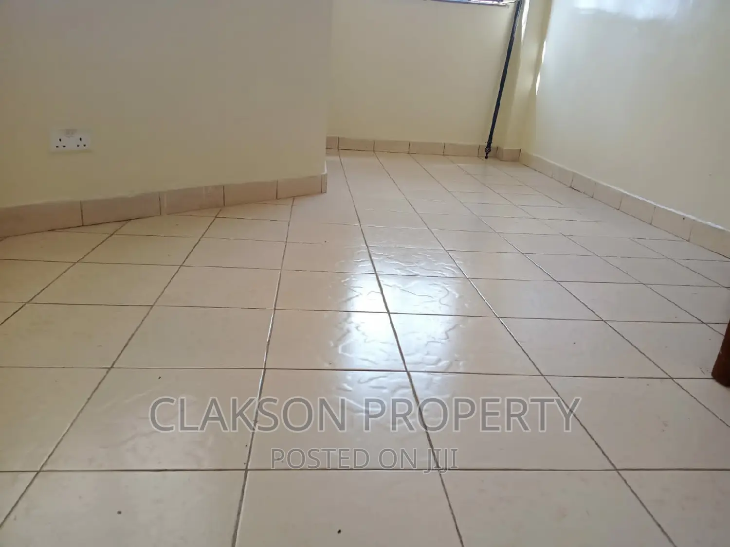 3bdrm Apartment in Naivasha Road Near, Kilimani for sale
