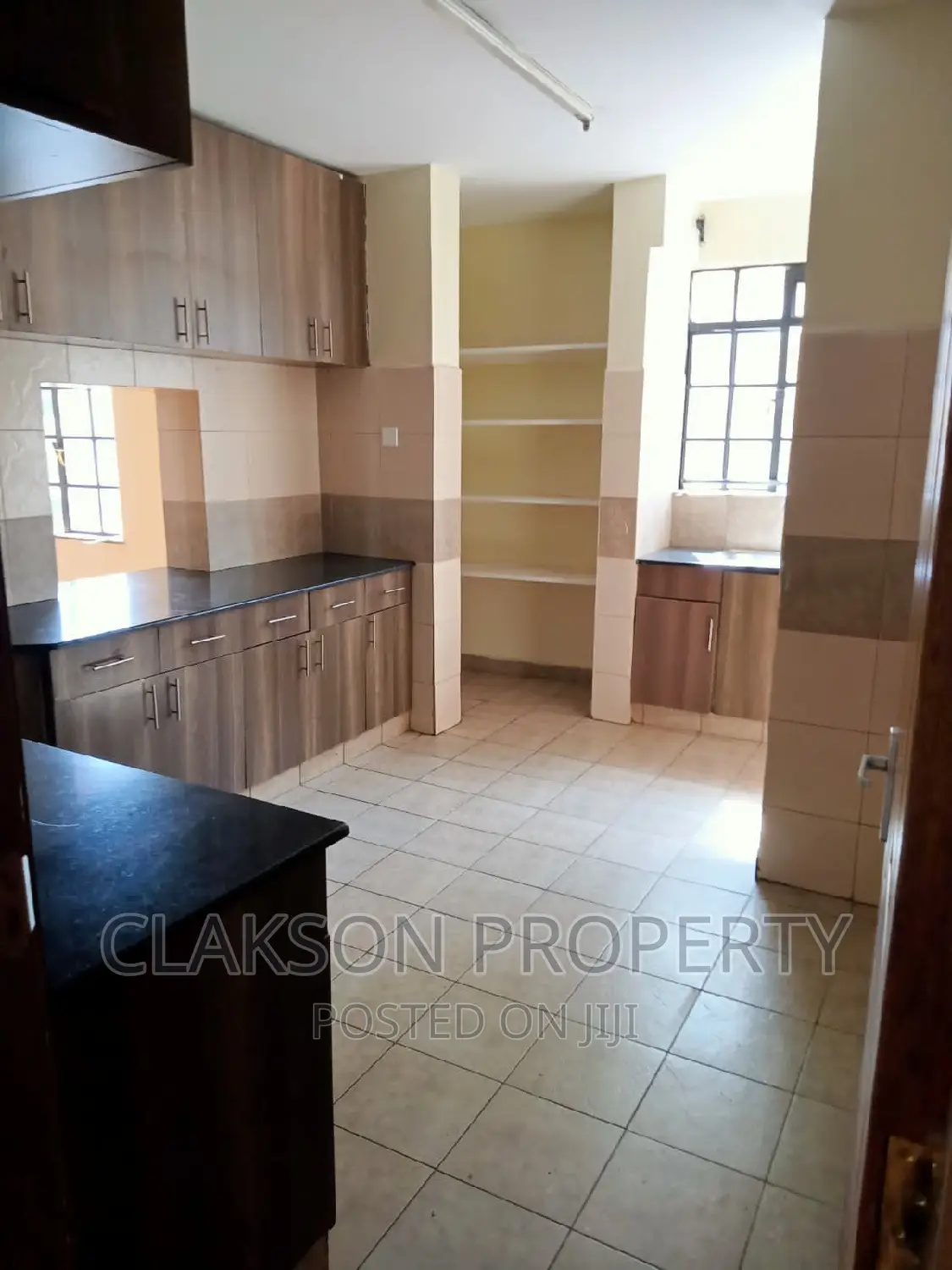 3bdrm Apartment in Naivasha Road Near, Kilimani for sale