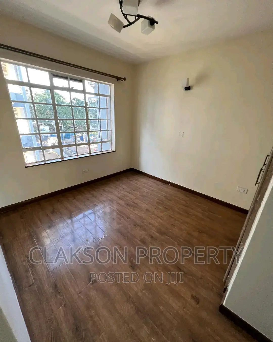 3bdrm Apartment in Lavington Atheru for sale