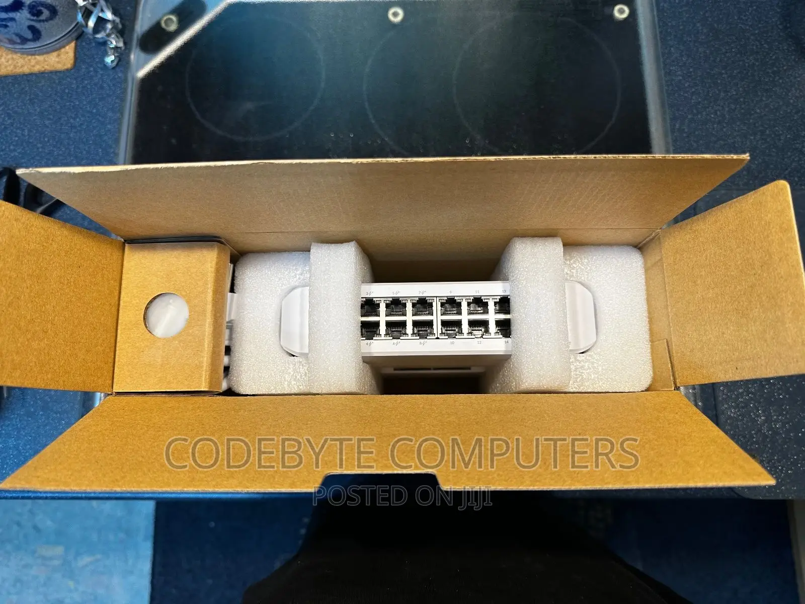 Ubiquiti 16 Ports Switch Lite Usw-Lite-16-Poe, (8) Gbe Poe+