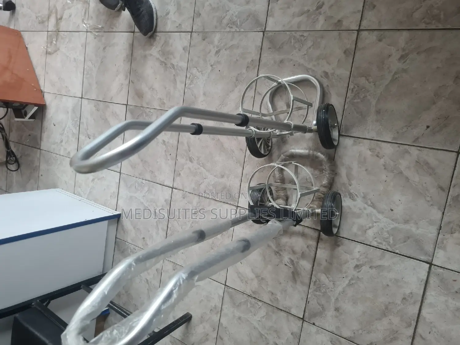 1.36 Oxygen Cylinder Trolley.