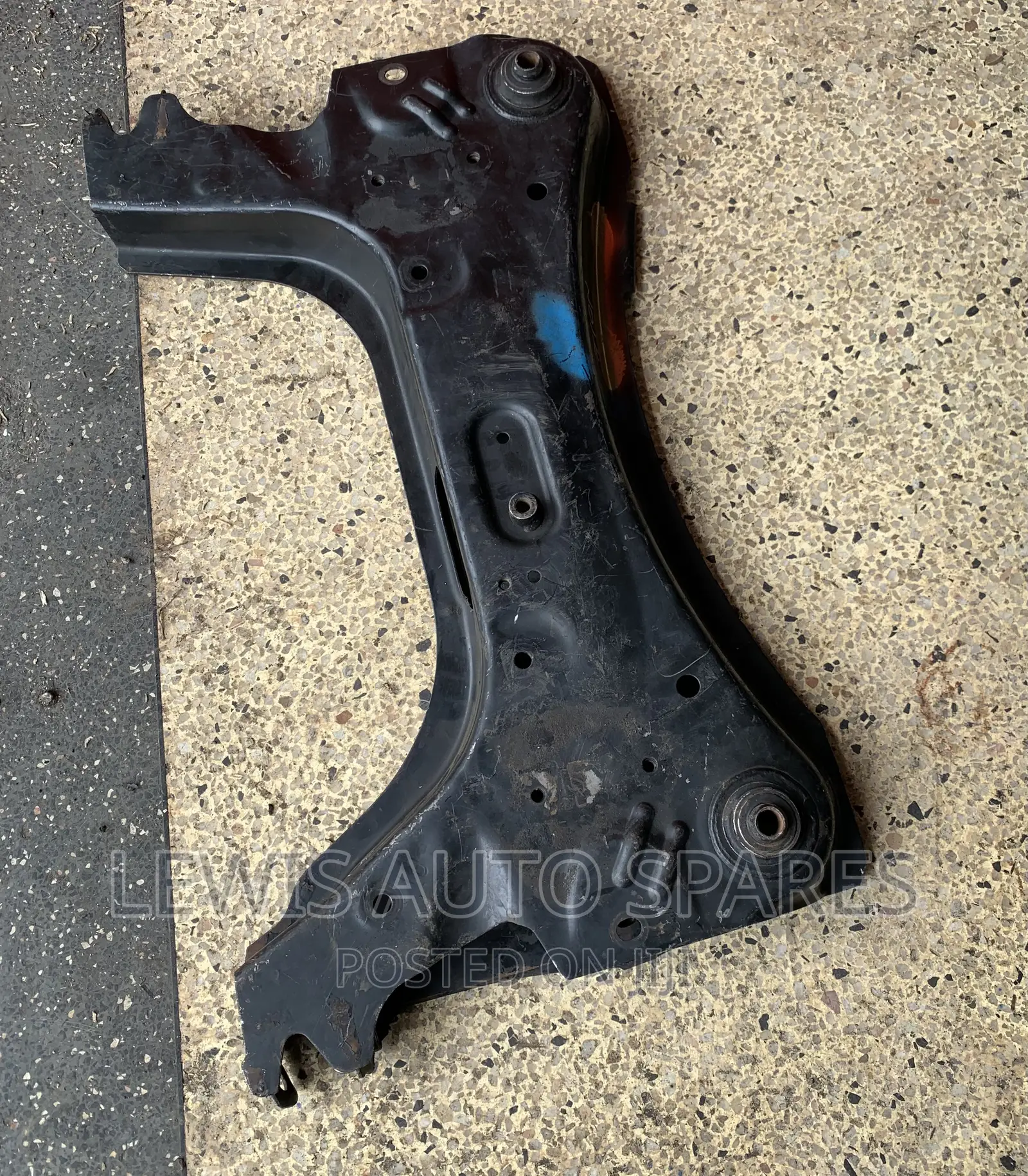 Craddle/ Cross Member Nissan Tiida Note