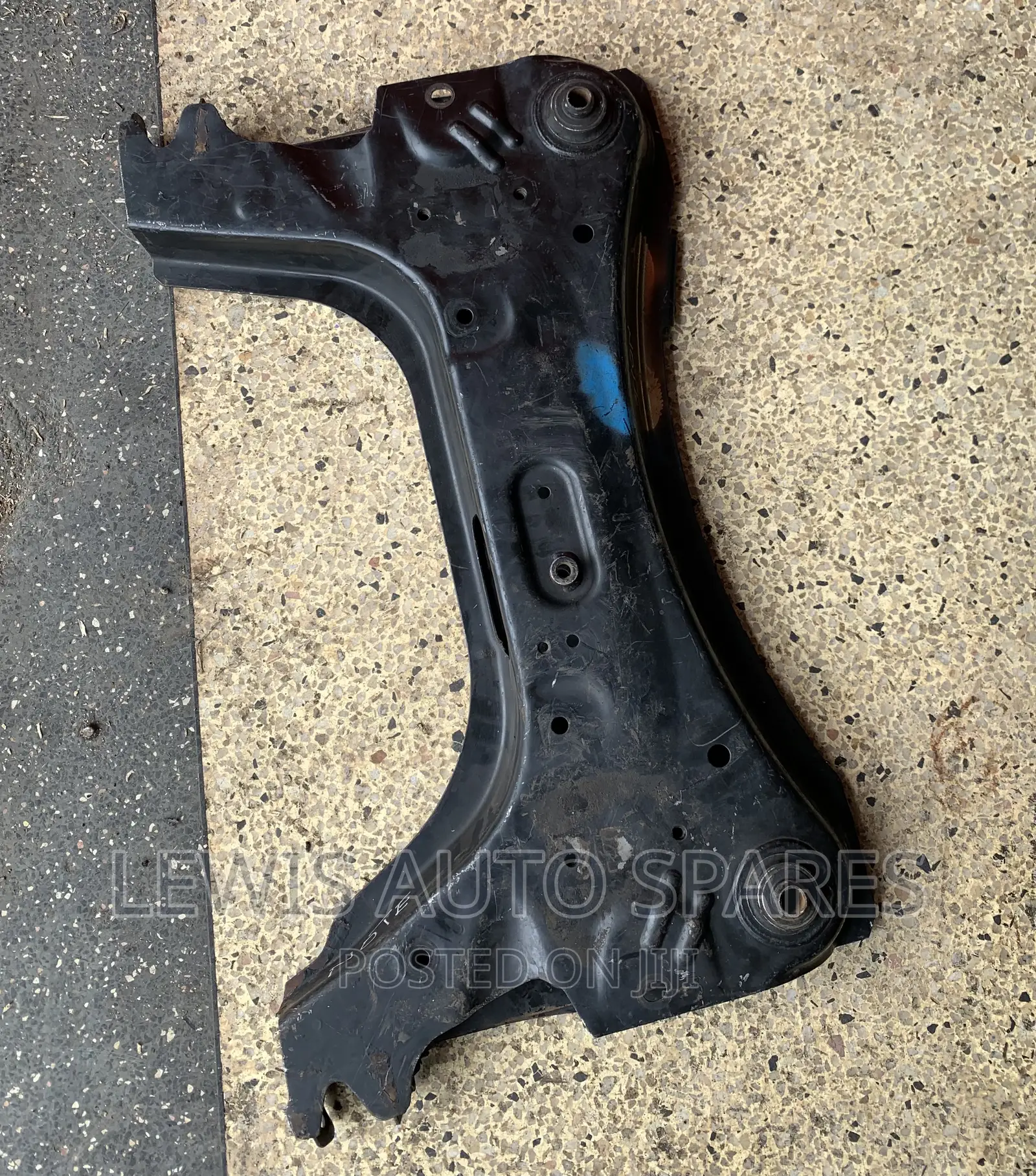 Craddle/ Cross Member Nissan Tiida Note