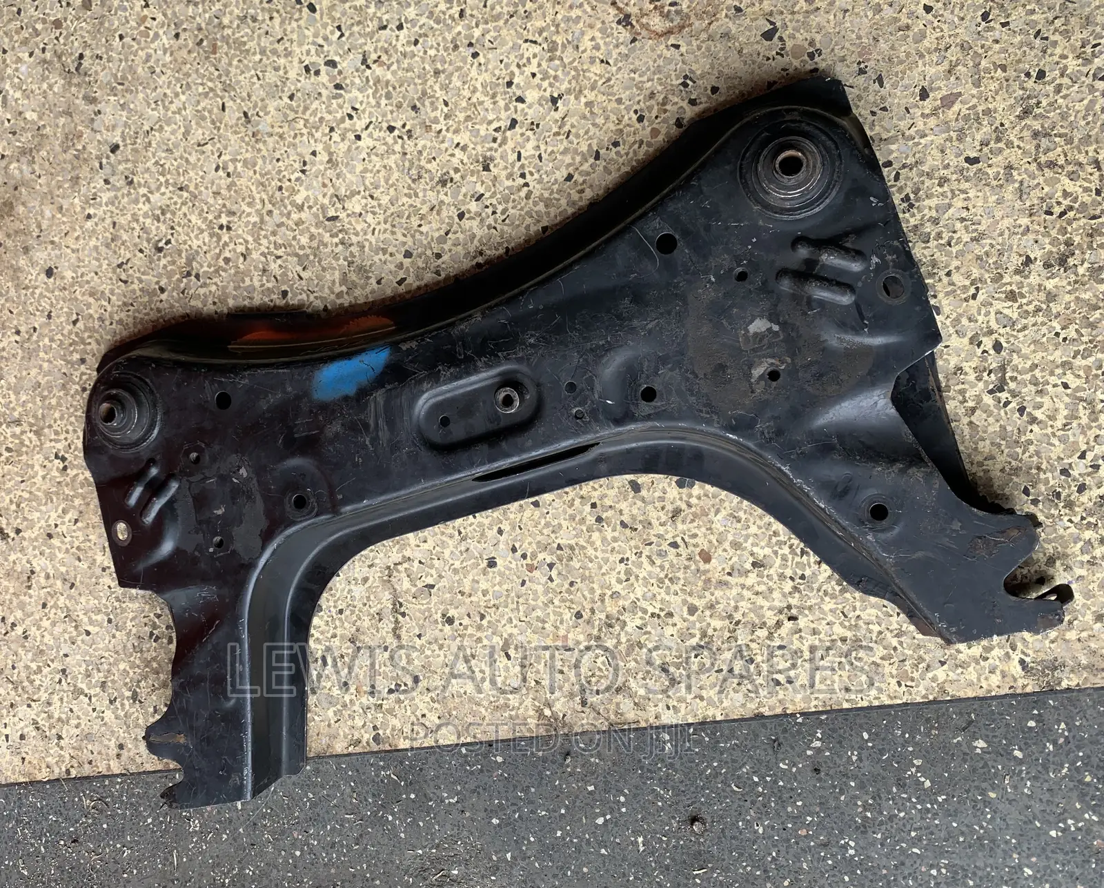Craddle/ Cross Member Nissan Tiida Note