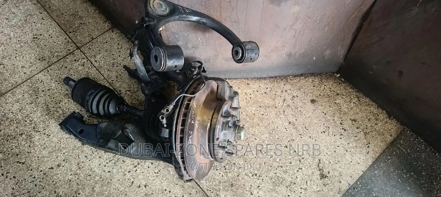 V8/Vx 100-Series, 200-Series Front Wheel Hubs Complete Arms