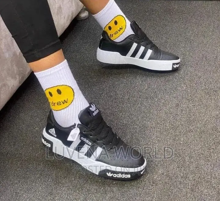 Adidas Sneakers